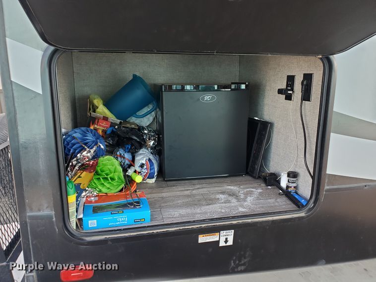 image for item JM9637 2019 Forest River Cheyenne Arctic Wolf Limited  camper