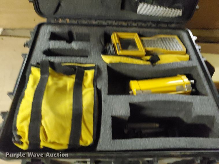 image for item JM9681 Surveying equipment