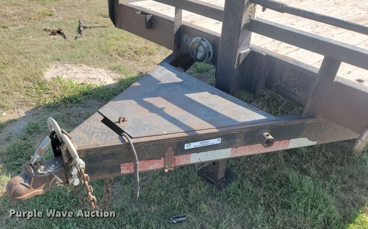 image for item JM9685 2006 PJ  utility trailer