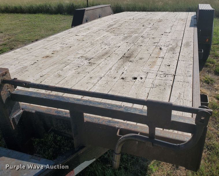 image for item JM9685 2006 PJ  utility trailer