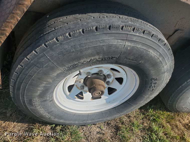 image for item JM9685 2006 PJ  utility trailer