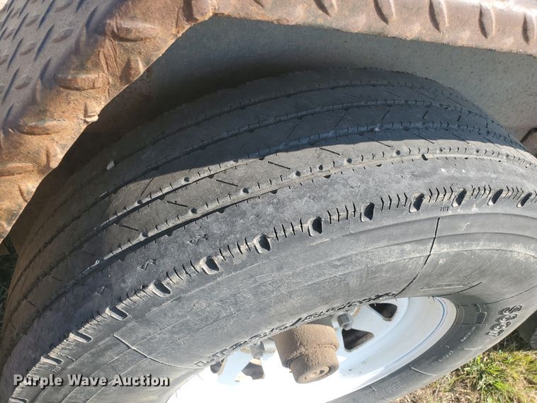 image for item JM9685 2006 PJ  utility trailer