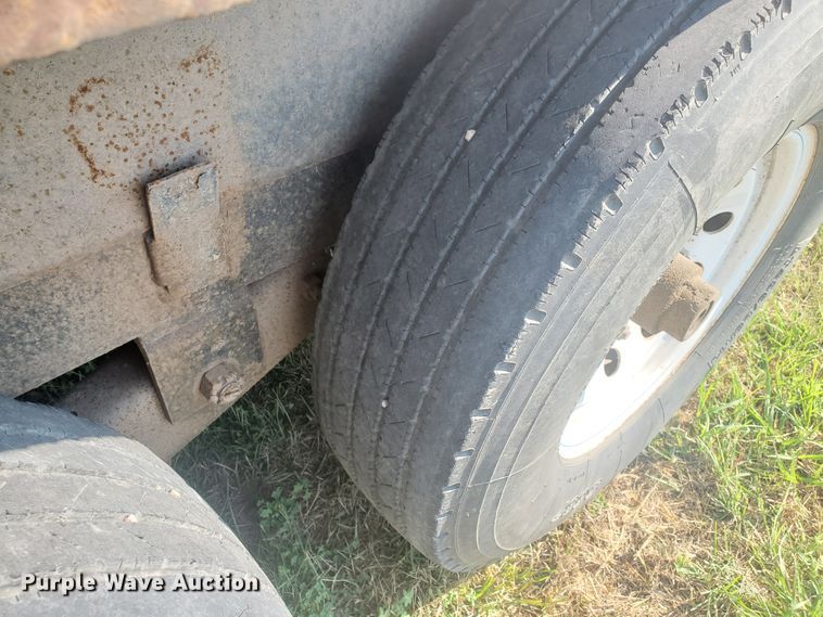 image for item JM9685 2006 PJ  utility trailer