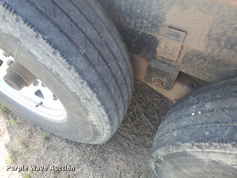 image for item JM9685 2006 PJ  utility trailer