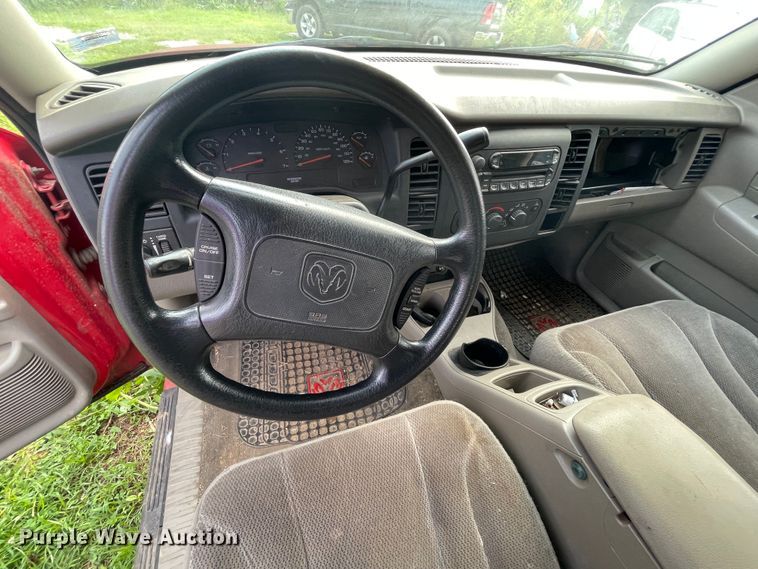 image for item KK9613 2004 Dodge Dakota SLT  Quad Cab pickup truck