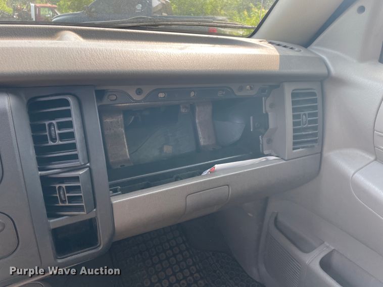 image for item KK9613 2004 Dodge Dakota SLT  Quad Cab pickup truck