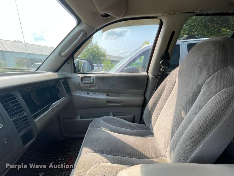 image for item KK9613 2004 Dodge Dakota SLT  Quad Cab pickup truck