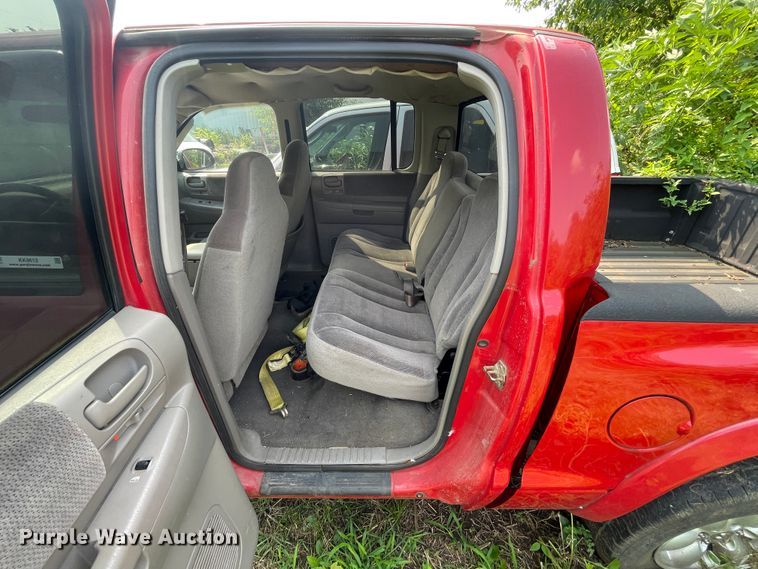 image for item KK9613 2004 Dodge Dakota SLT  Quad Cab pickup truck