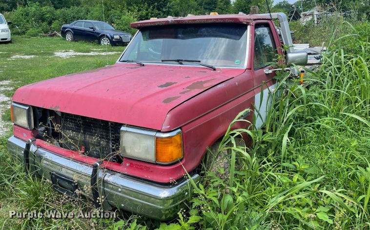 image for item KK9614 1988 Ford F350  rollback truck