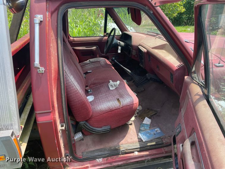 image for item KK9614 1988 Ford F350  rollback truck