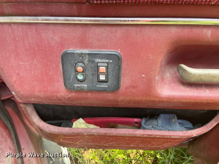 image for item KK9614 1988 Ford F350  rollback truck