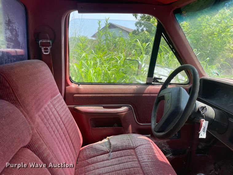 image for item KK9614 1988 Ford F350  rollback truck