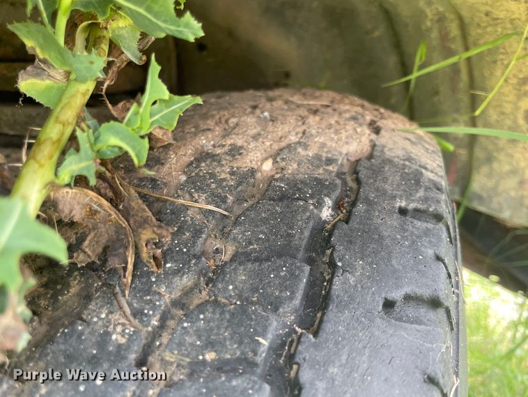 image for item KK9614 1988 Ford F350  rollback truck