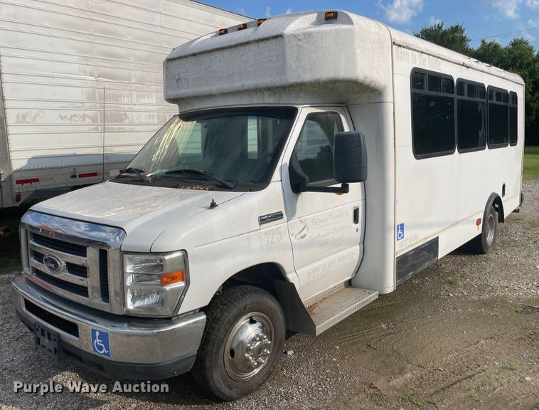 2012 Ford Econoline E450 shuttle bus in Claremore, OK Item KK9630