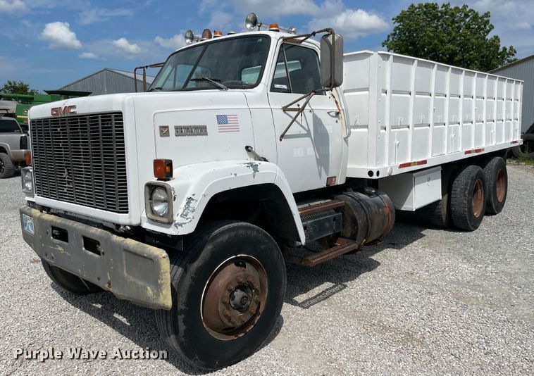 image for item KK9668 1981 GMC Brigadier  grain truck