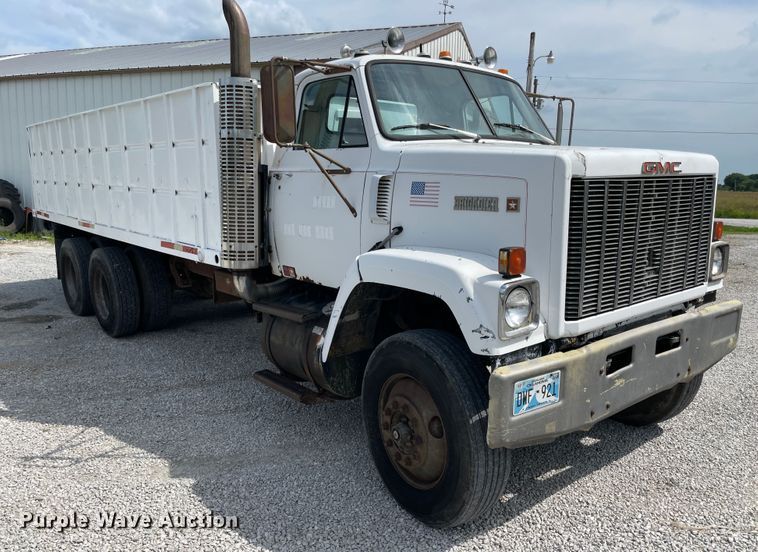 image for item KK9668 1981 GMC Brigadier  grain truck