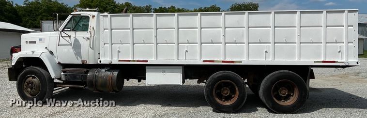 image for item KK9668 1981 GMC Brigadier  grain truck