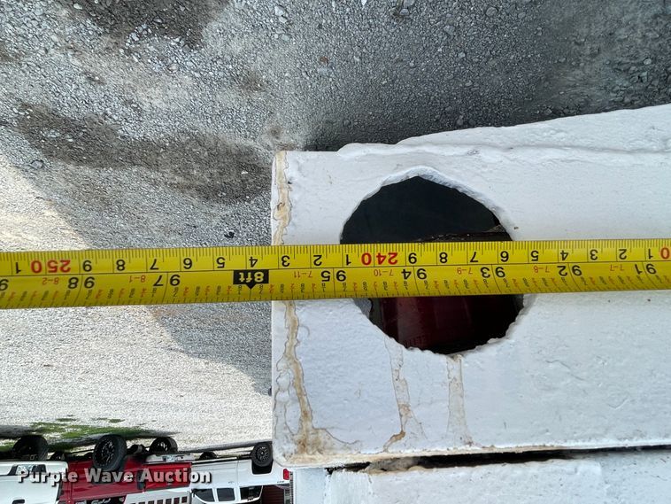 image for item KK9668 1981 GMC Brigadier  grain truck