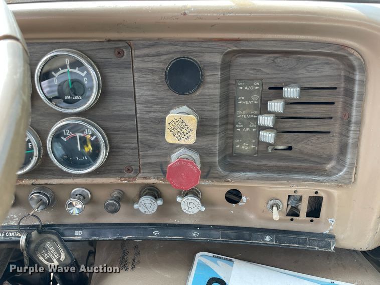 image for item KK9668 1981 GMC Brigadier  grain truck