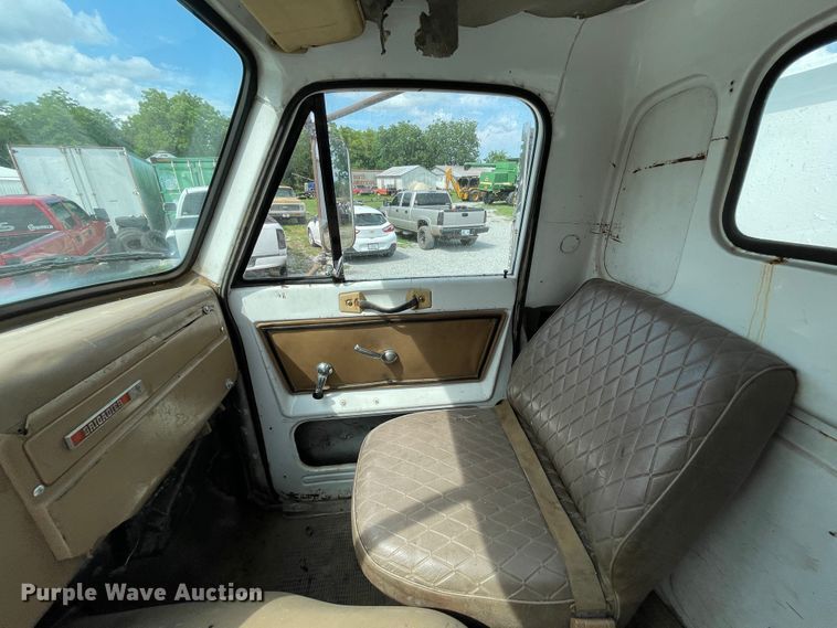 image for item KK9668 1981 GMC Brigadier  grain truck