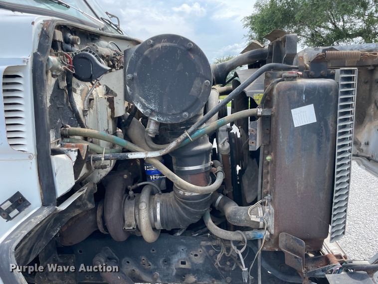 image for item KK9668 1981 GMC Brigadier  grain truck