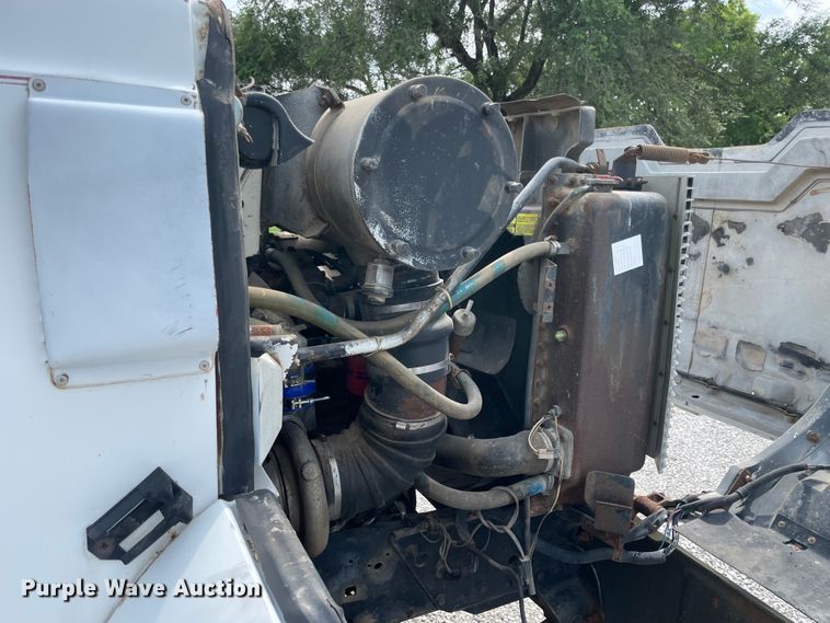 image for item KK9668 1981 GMC Brigadier  grain truck