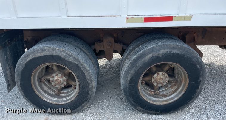 image for item KK9668 1981 GMC Brigadier  grain truck