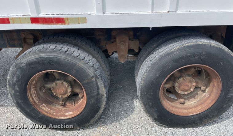 image for item KK9668 1981 GMC Brigadier  grain truck