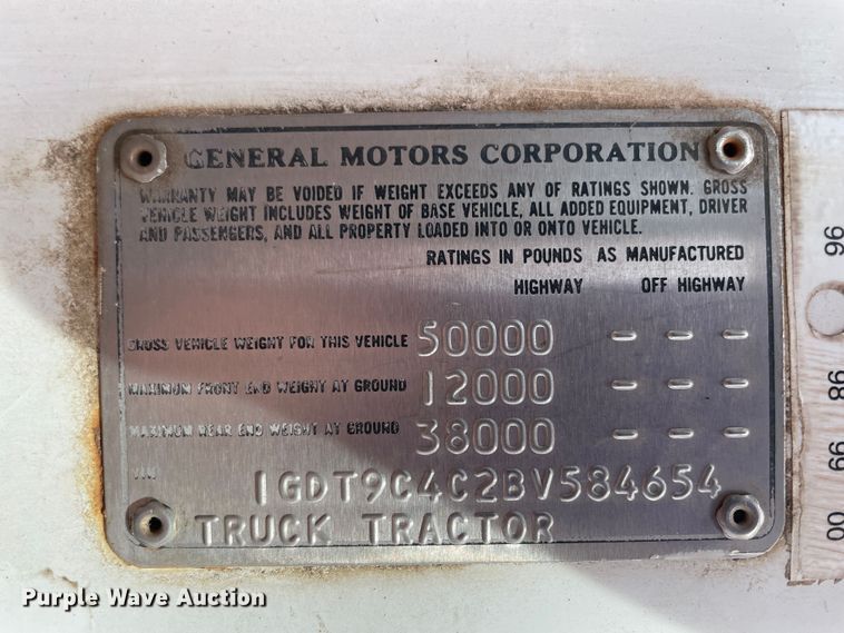 image for item KK9668 1981 GMC Brigadier  grain truck