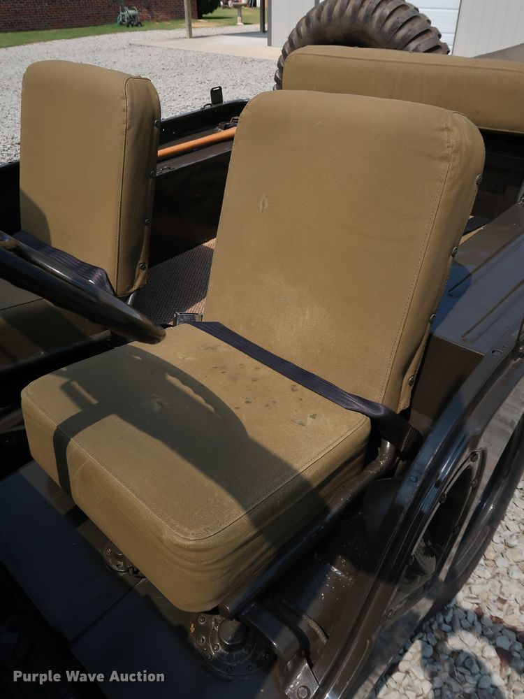 image for item KQ9829 1953 Willy's Jeep M38A1  SUV