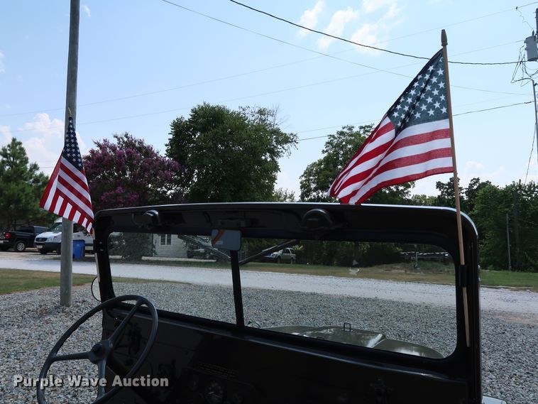 image for item KQ9829 1953 Willy's Jeep M38A1  SUV