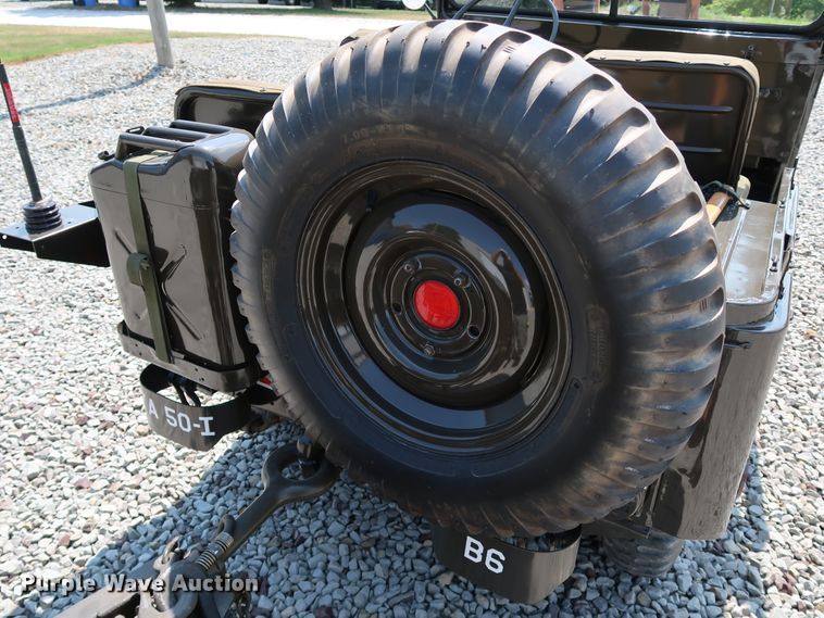 image for item KQ9829 1953 Willy's Jeep M38A1  SUV