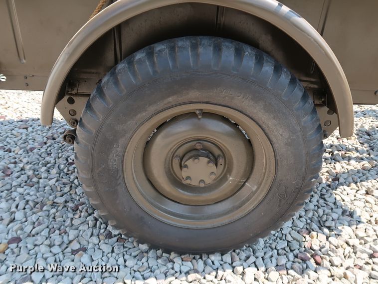 image for item KQ9829 1953 Willy's Jeep M38A1  SUV