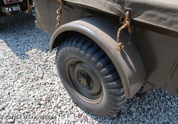 image for item KQ9829 1953 Willy's Jeep M38A1  SUV