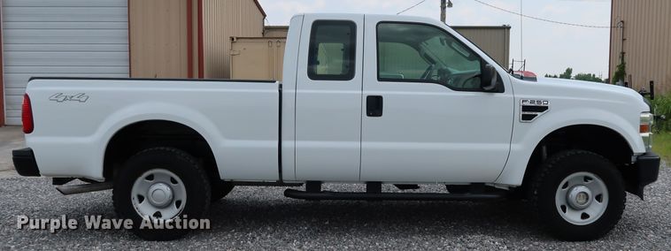 image for item KQ9832 2008 Ford F250  Super Duty XL  SuperCab pickup truck