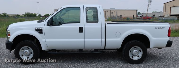image for item KQ9832 2008 Ford F250  Super Duty XL  SuperCab pickup truck