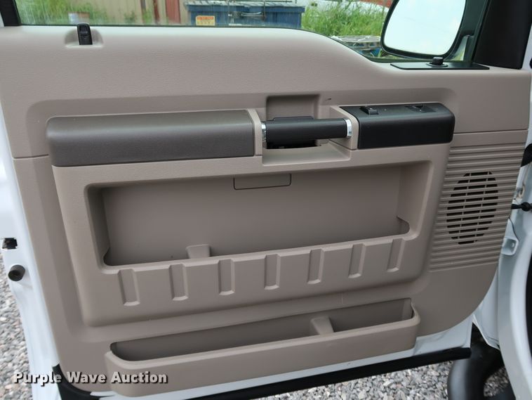 image for item KQ9832 2008 Ford F250  Super Duty XL  SuperCab pickup truck