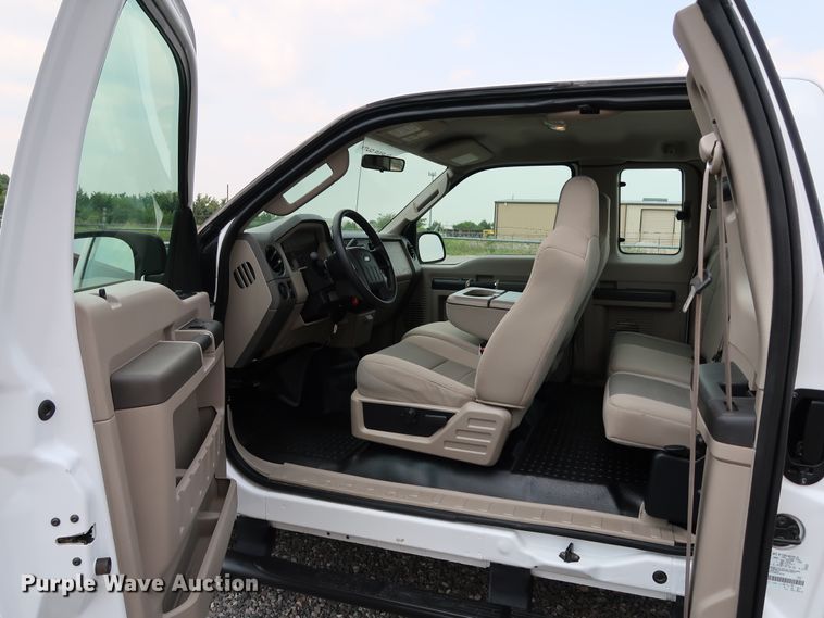 image for item KQ9832 2008 Ford F250  Super Duty XL  SuperCab pickup truck