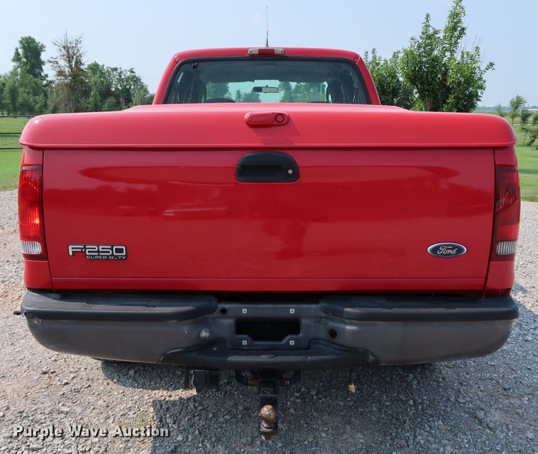 image for item KQ9840 2003 Ford F250  Super Duty XL  Crew Cab pickup truck