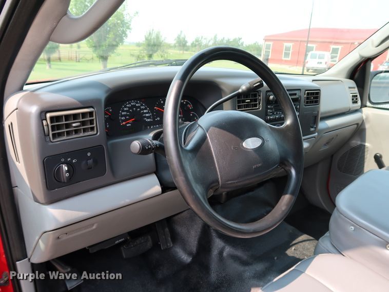 image for item KQ9840 2003 Ford F250  Super Duty XL  Crew Cab pickup truck