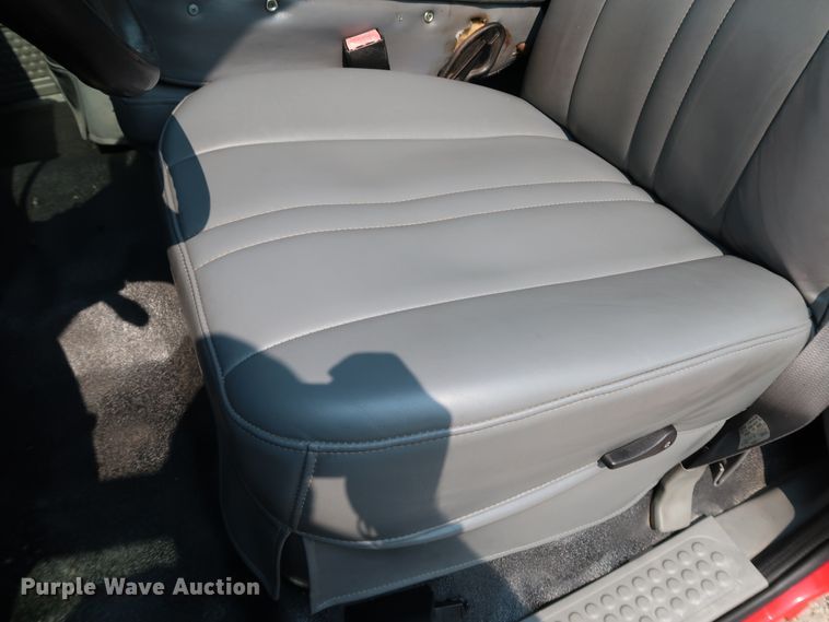 image for item KQ9840 2003 Ford F250  Super Duty XL  Crew Cab pickup truck