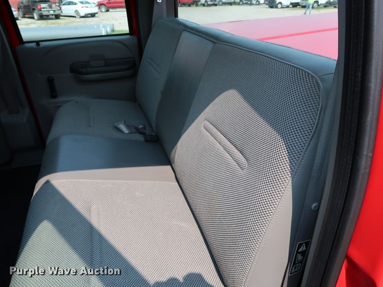 image for item KQ9840 2003 Ford F250  Super Duty XL  Crew Cab pickup truck