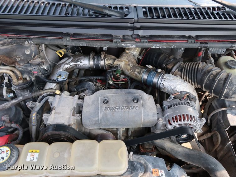 image for item KQ9840 2003 Ford F250  Super Duty XL  Crew Cab pickup truck