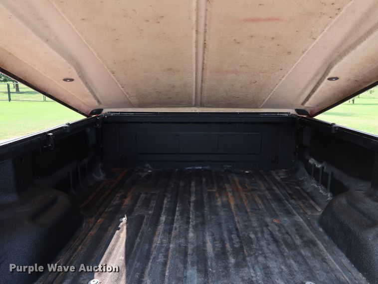 image for item KQ9840 2003 Ford F250  Super Duty XL  Crew Cab pickup truck