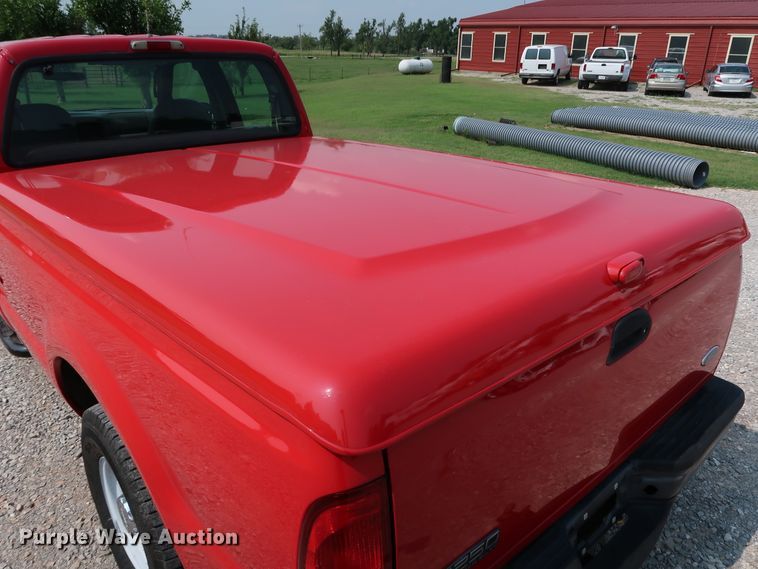 image for item KQ9840 2003 Ford F250  Super Duty XL  Crew Cab pickup truck