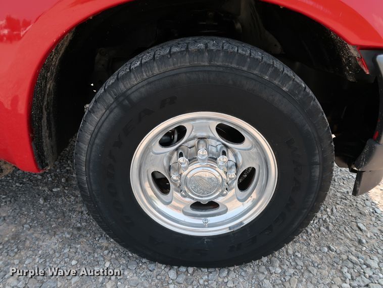 image for item KQ9840 2003 Ford F250  Super Duty XL  Crew Cab pickup truck