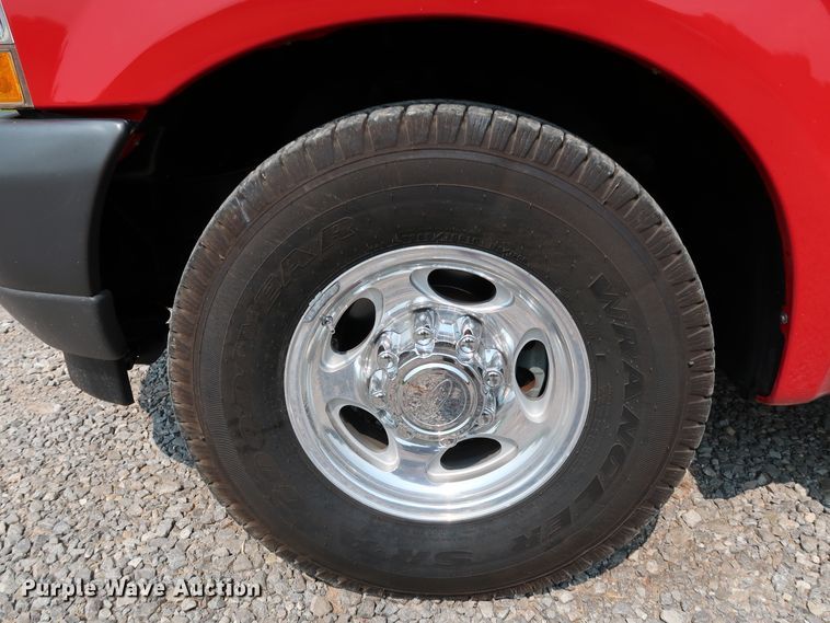 image for item KQ9840 2003 Ford F250  Super Duty XL  Crew Cab pickup truck