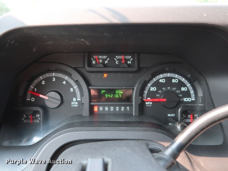 image for item KQ9842 2011 Ford E450 Super Duty  utility van with sprayer