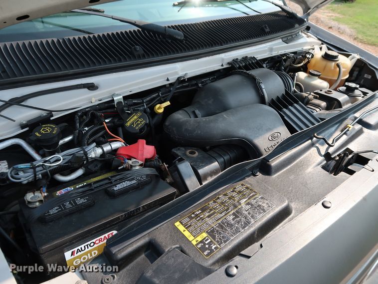 image for item KQ9842 2011 Ford E450 Super Duty  utility van with sprayer