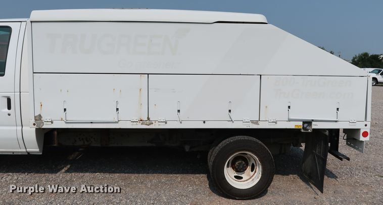 image for item KQ9842 2011 Ford E450 Super Duty  utility van with sprayer